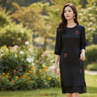 Two-layer silk dress embroidered with the longevity symbol